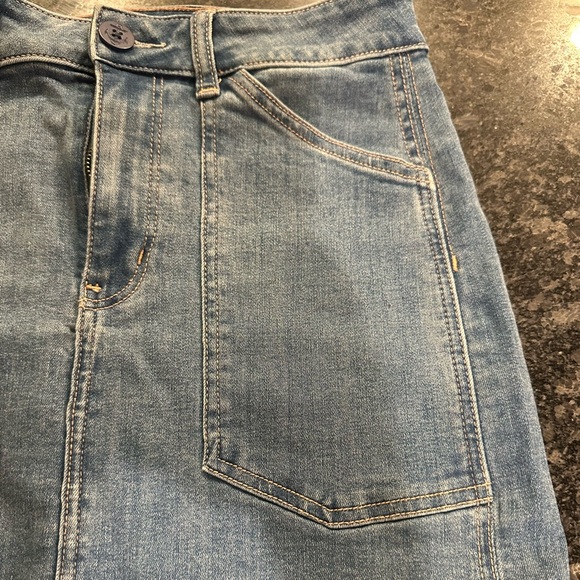 American Eagle Denim Mini Skirt Size 6 - Picture 4 of 5